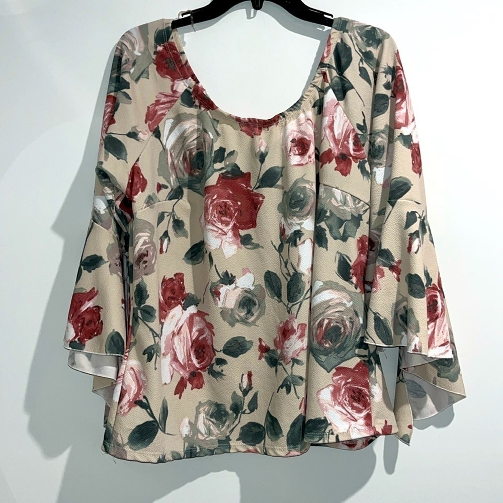 Arabella pink green tan floral rose off the shoulder top. Size 3X.